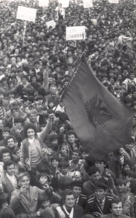 Mitingu i parë demokratik në Shkodër më 1990